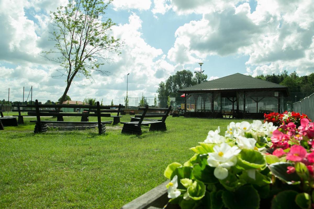 Camping Oaza Blonie Kornik Domki Standard - 3 Pokoje ภายนอก รูปภาพ
