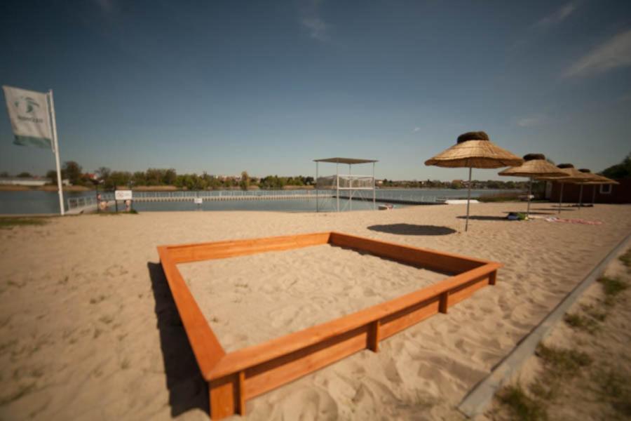 Camping Oaza Blonie Kornik Domki Standard - 3 Pokoje ภายนอก รูปภาพ