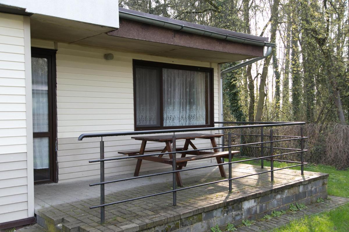 Camping Oaza Blonie Kornik Domki Standard - 3 Pokoje ภายนอก รูปภาพ